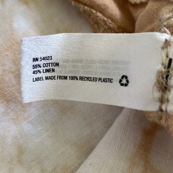 Gap Tan and White Tie-Dye Shorts - Picture 3 of 3